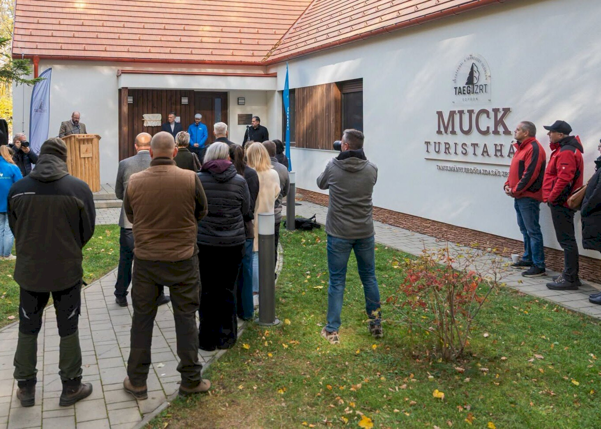 A MUCK-MAGASLATRÓL AZ ORSZÁGOS DOBOGÓ TETEJÉRE