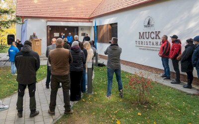 A MUCK-MAGASLATRÓL AZ ORSZÁGOS DOBOGÓ TETEJÉRE