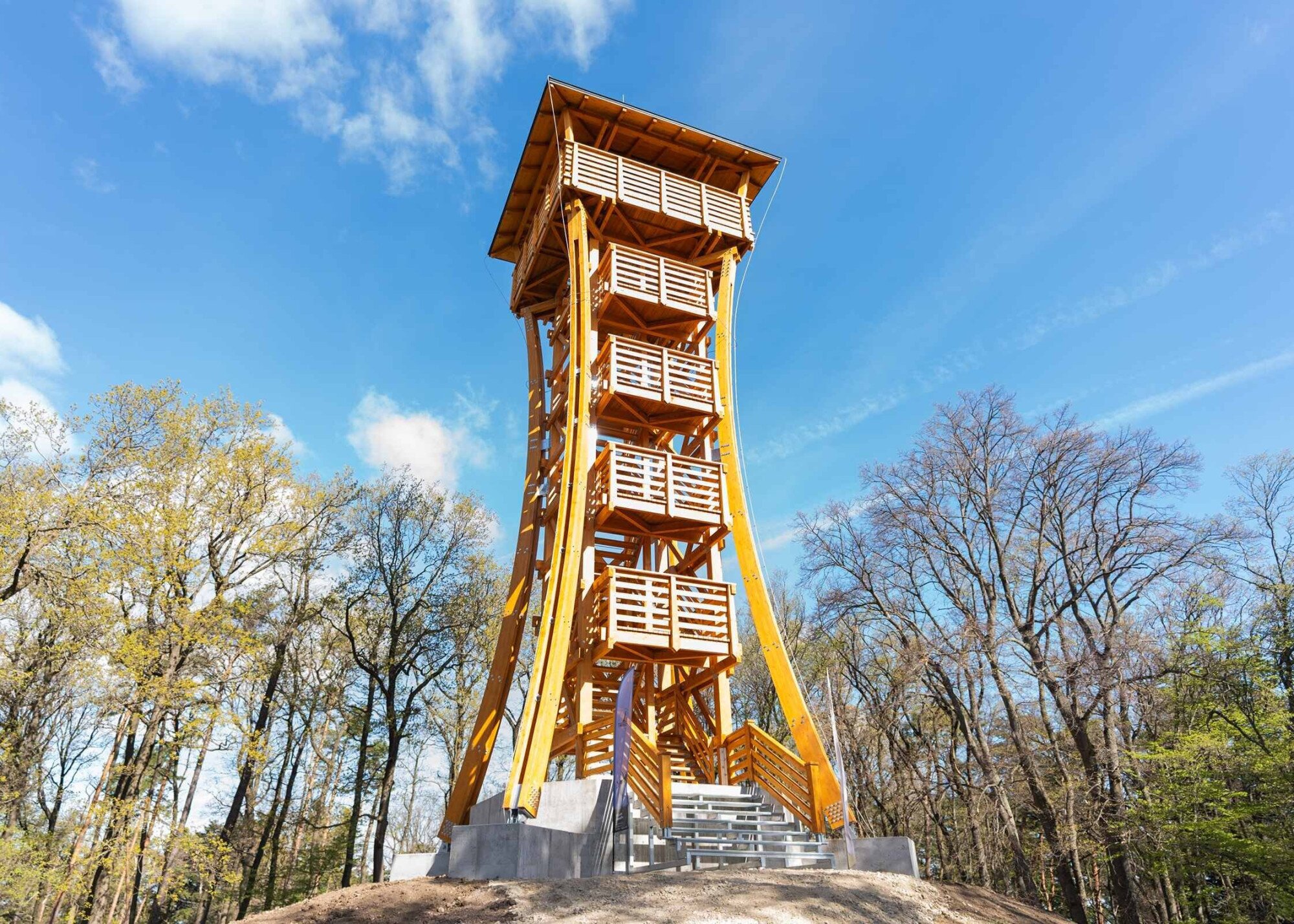 Átadták a megújult Várhely-kilátót