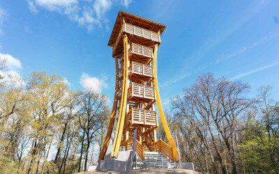 Átadták a megújult Várhely-kilátót