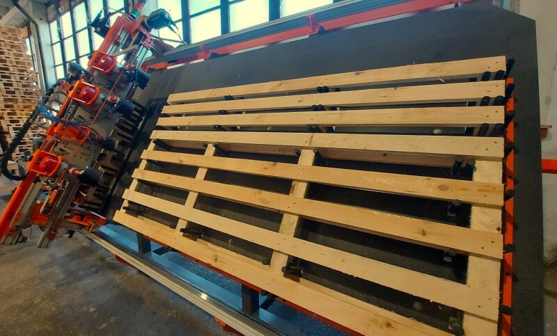 Egyedi méretű raklapok és ládák