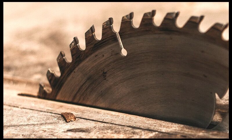 FAFELDOLGOZÁS FŰRÉSZÁRU