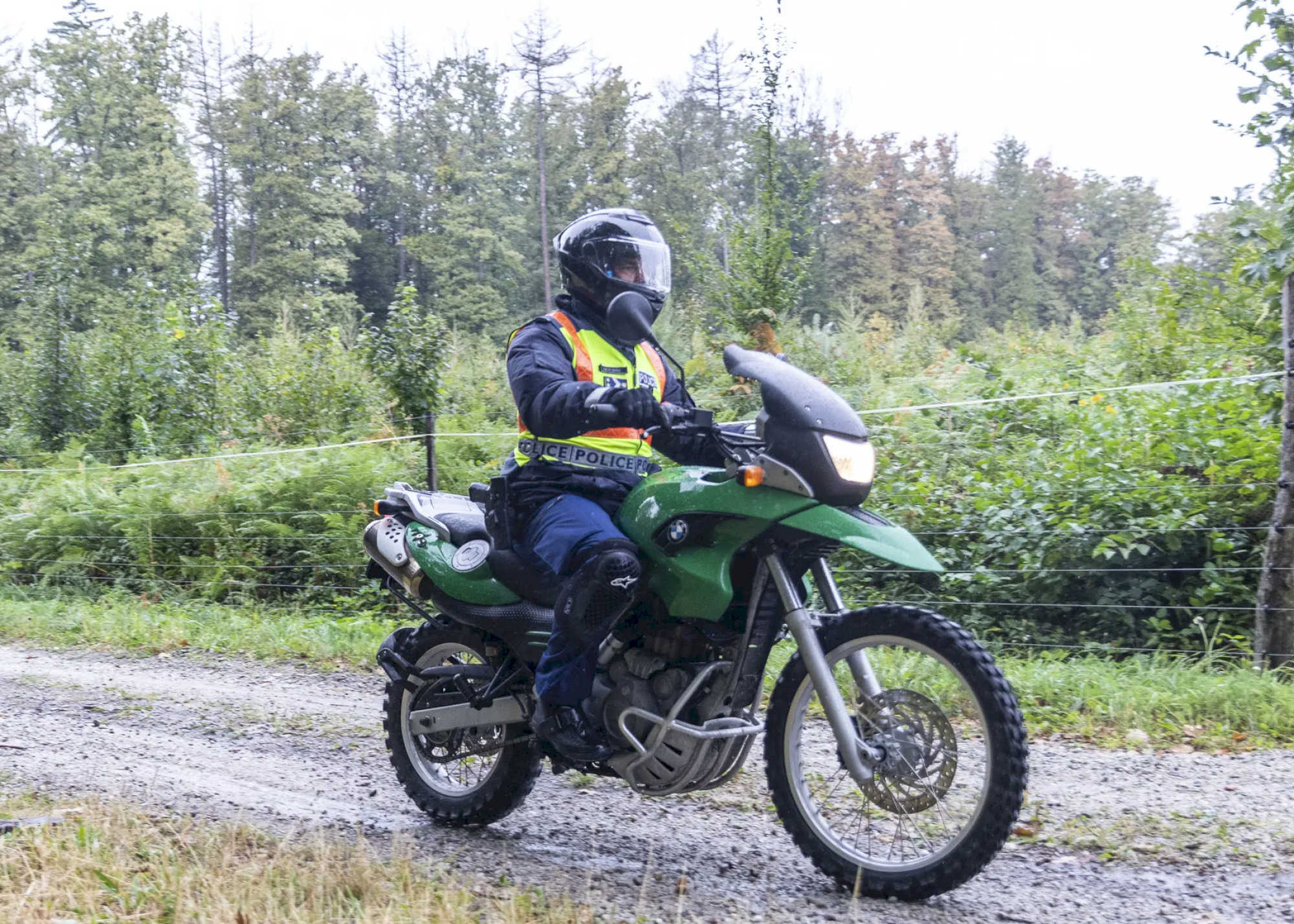 Terepmotoros rendőrjárőrök a Soproni Parkerdőben